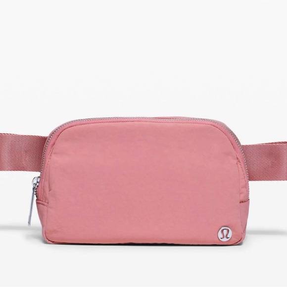 lululemon athletica Handbags - Lululemon everywhere belt bag